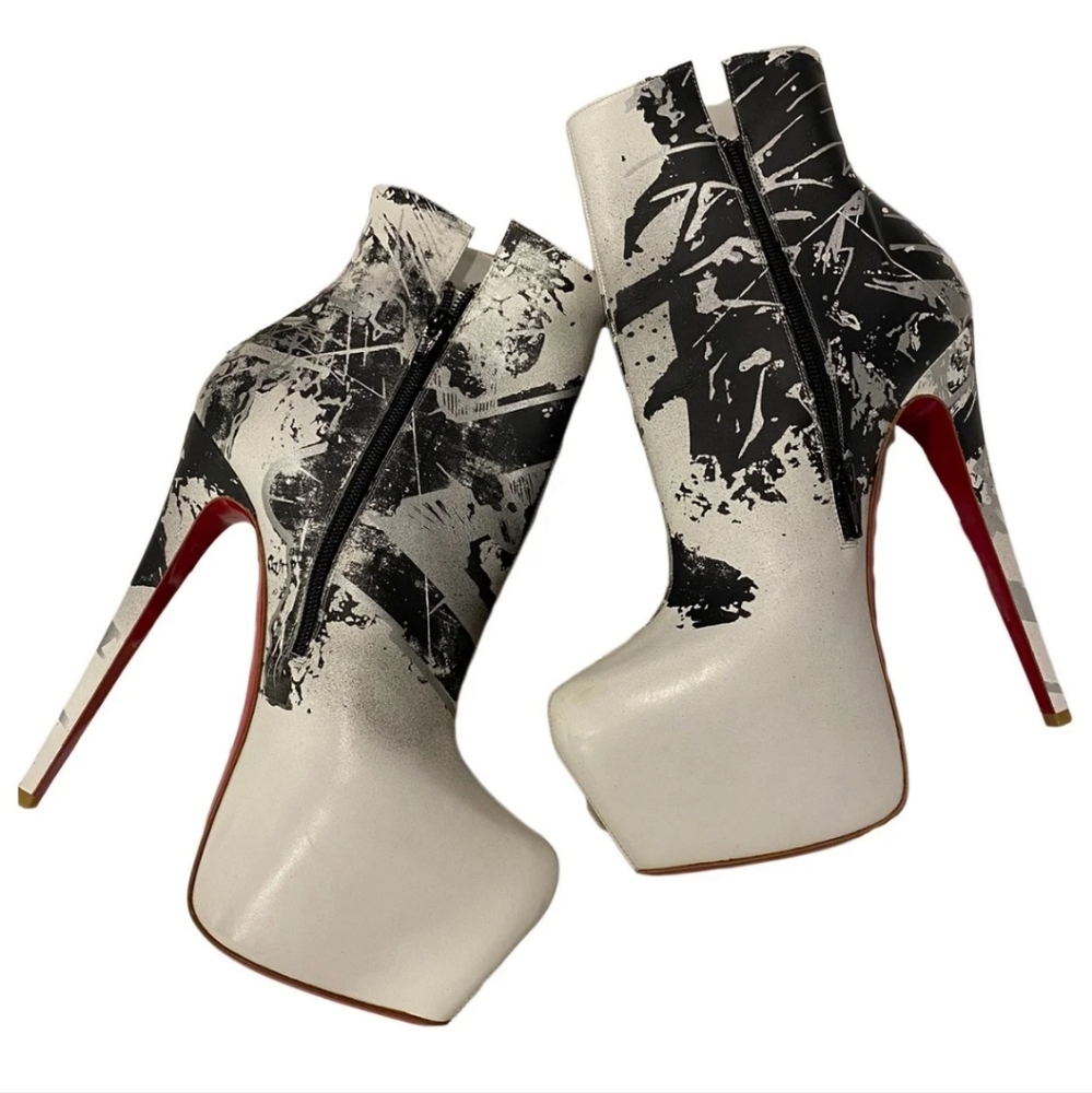 CHRISTIAN LOUBOUTIN